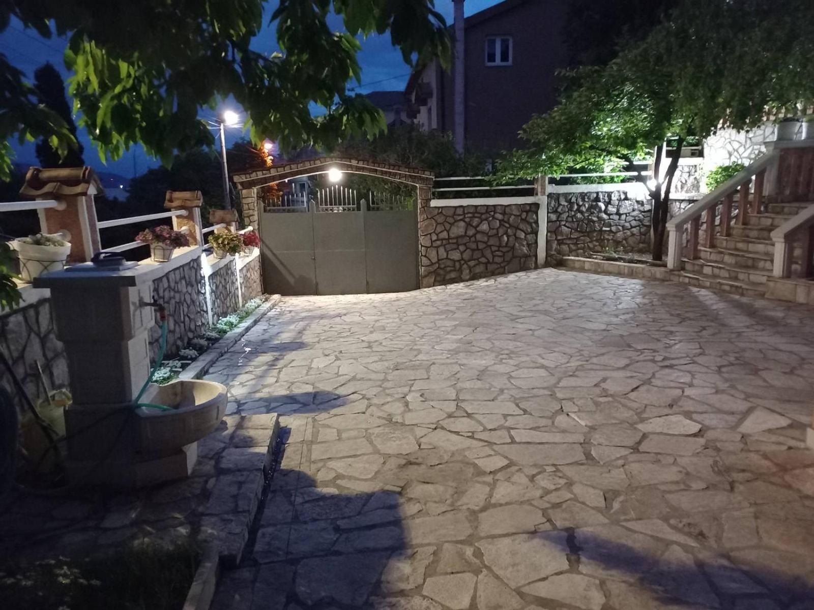 Apartmani Breze Podgorica Luaran gambar