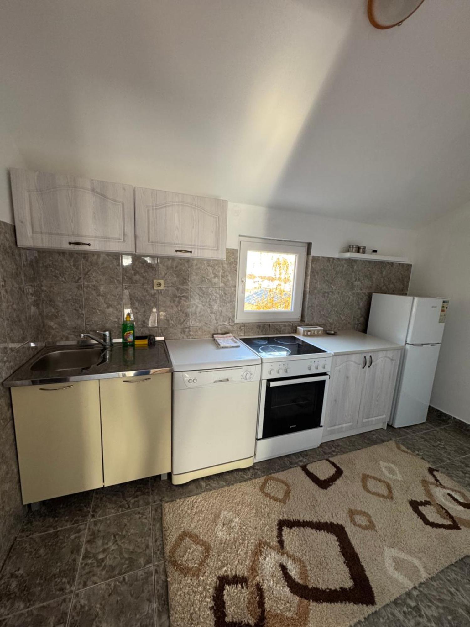 Apartmani Breze Podgorica Luaran gambar